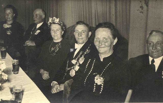 1950_Thron2.jpg - Der Thron im Saal Tenbrock.