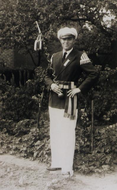 1957_1.jpg - Tambourmajor Hubert Efsing.