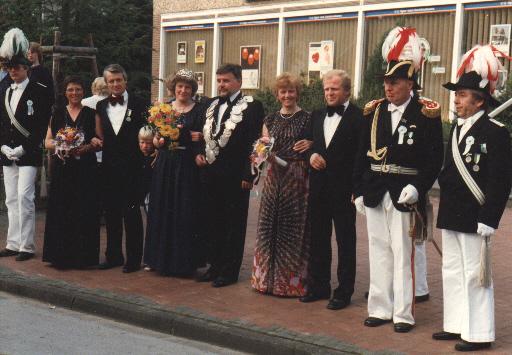 1983_Walkowiak.jpg - Parade vor der Spadaka.