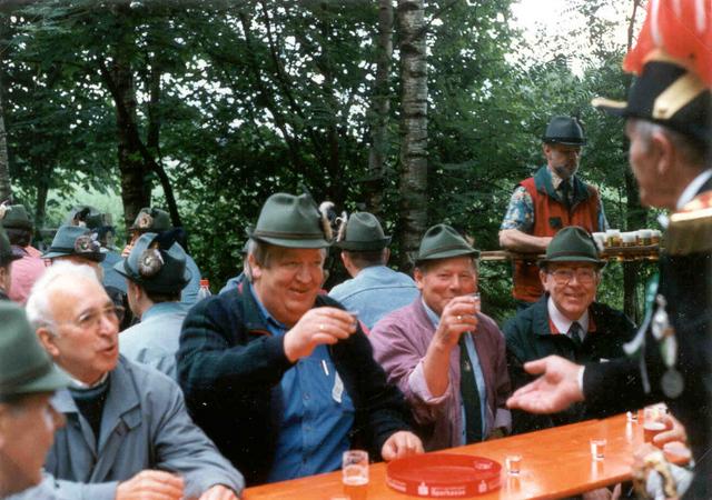 1994_BHS497B2.jpg - An der Vogelstange